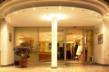 Casa Del Mar Aparthotel